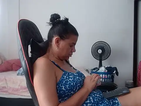 Adriana_0312 webcam