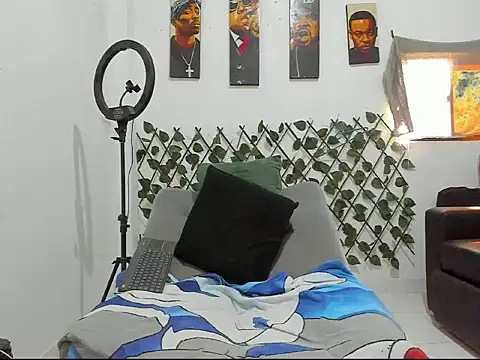 Latins_Boss webcam