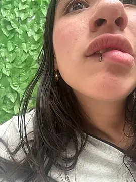 LilyRossi_ webcam