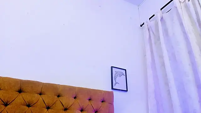 Katty_West webcam