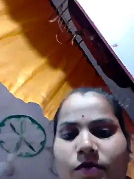 Hotpoojapal365 webcam