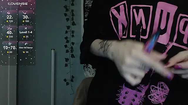 Trish-Crystal webcam
