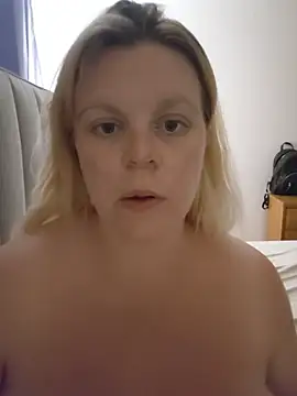 pinkiemilfpusy's live room