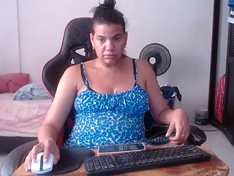 Adriana_0312 webcam