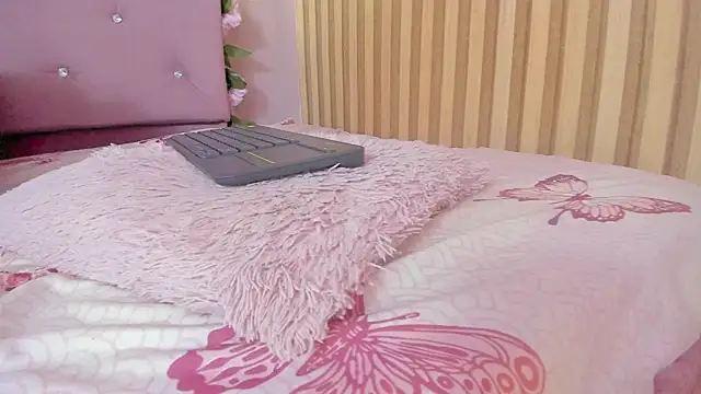 lovely__kiss__ webcam