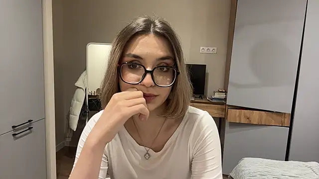 AnnaVelvetFire webcam
