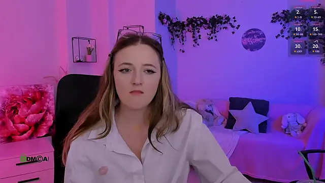 liana_kisses webcam