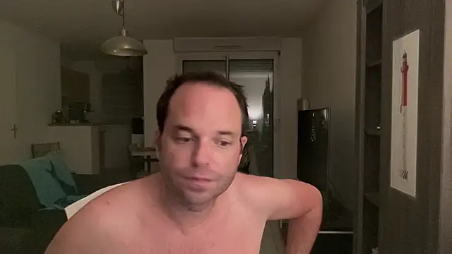 Rosetrou31 live cam on StripChat