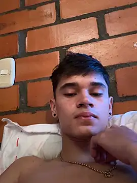 aron_boyy (M twink) - HARD DICK IN MY ROOM