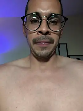 towers_j live cam on StripChat