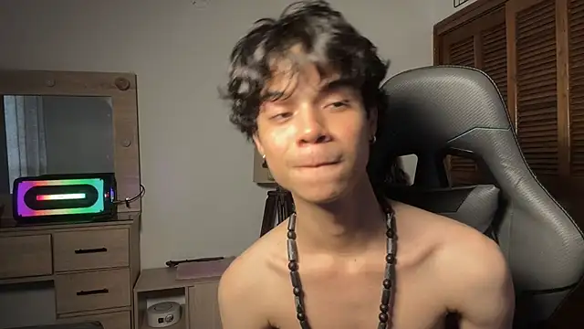 OopsAgain_ webcam