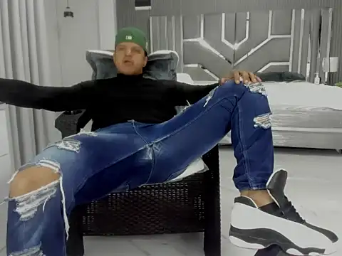 master_leather webcam