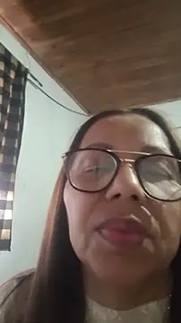 ladymilf12 - Ladymilf12's free webcam - UK Sex Cams