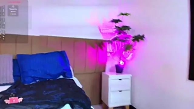 Iris_Roses webcam