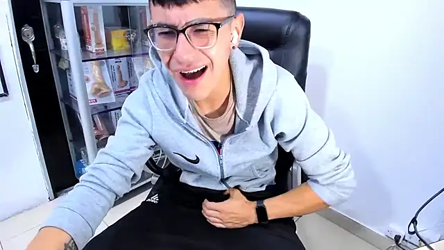 Alexx_bigcockk webcam