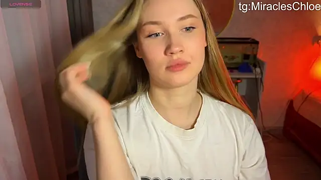 ChloeMillerMeow webcam