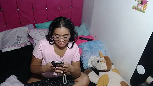 kiara_milf_ webcam