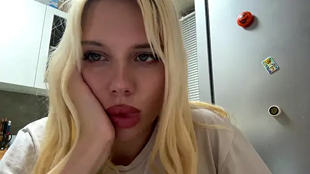 EllieVee webcam