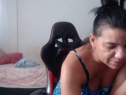 Adriana_0312 webcam