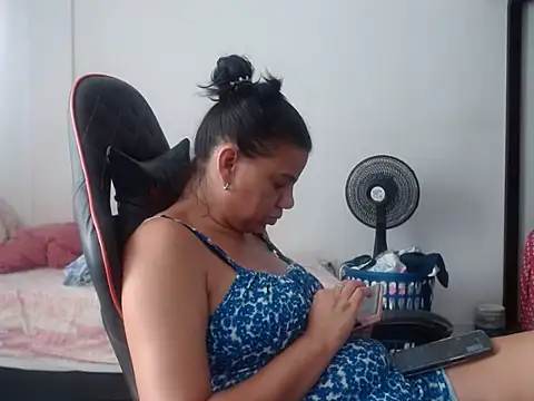 Adriana_0312 webcam