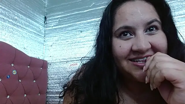 EMILY-NESSA webcam