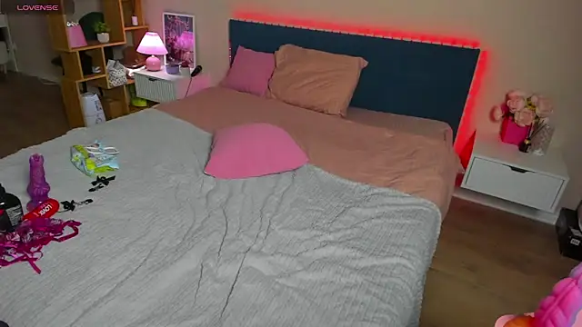 BritneyLix webcam