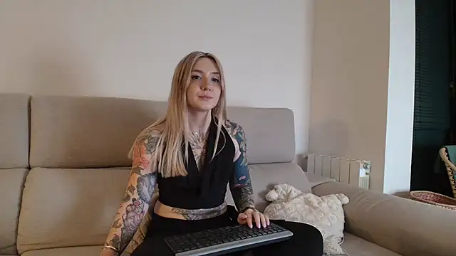 tattoobbgirl webcam