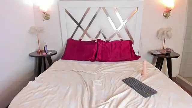 Sky_Collins_ webcam