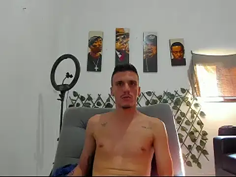 Latins_Boss webcam