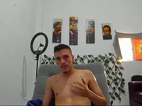 Latins_Boss webcam