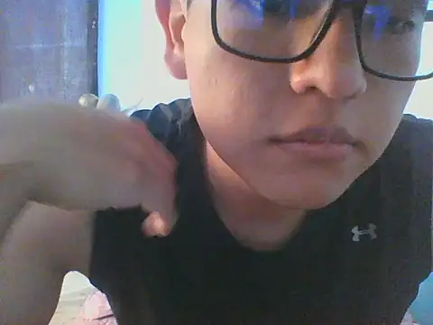Luis_femboy18 webcam