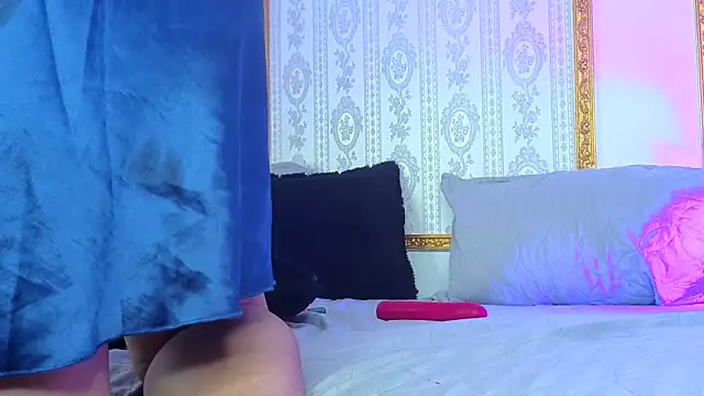 CandyQueenGold webcam