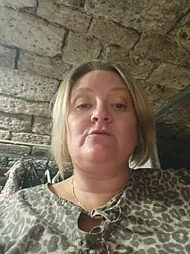 lady_charlyne webcam