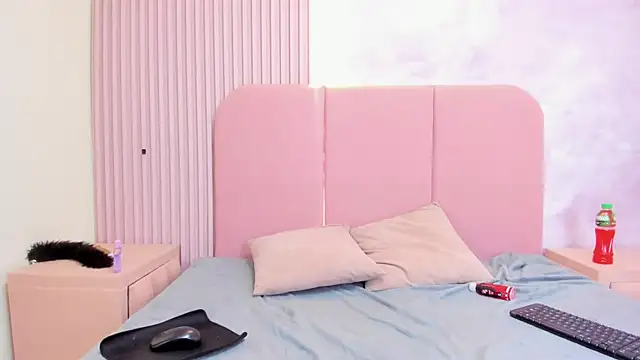 ScarletAura26 webcam
