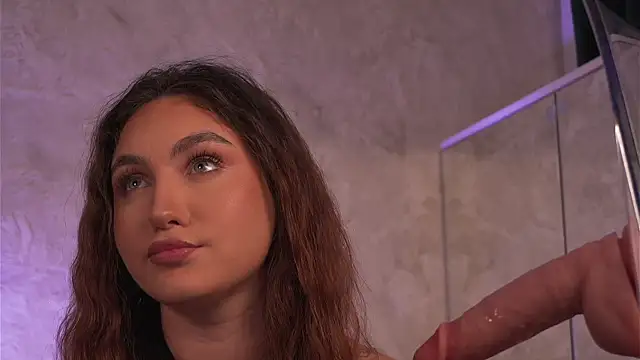 ValentinaMonroee webcam