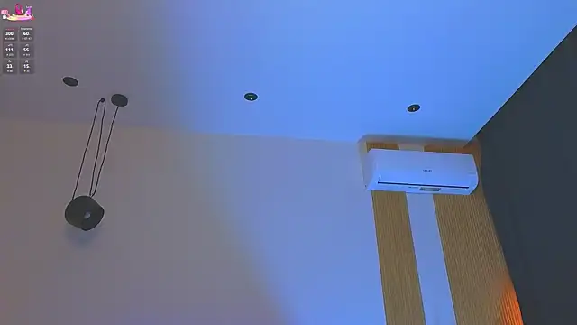 Kira_from_UA webcam