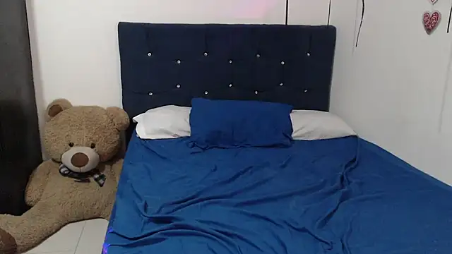 ANGELIQUE_KLANE webcam