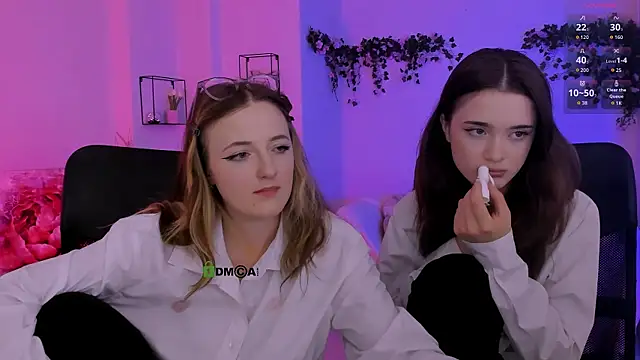 liana_kisses webcam