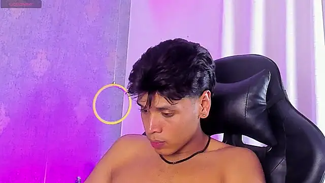 Alejandroo_Montenegro webcam