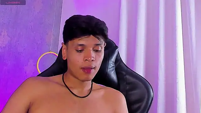 Alejandroo_Montenegro webcam