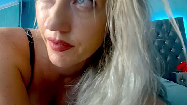 LaraLanee live cam on StripChat