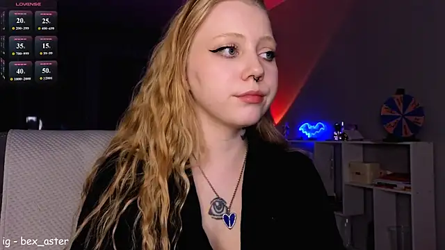 RebeccaAster webcam