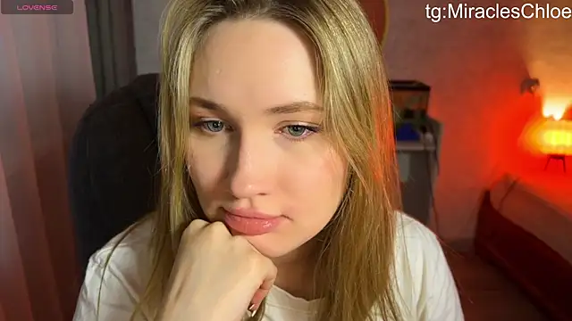 ChloeMillerMeow webcam