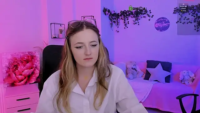liana_kisses webcam