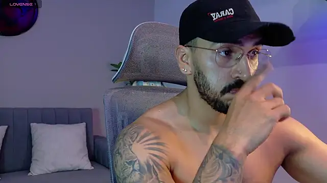 tony_muscle webcam