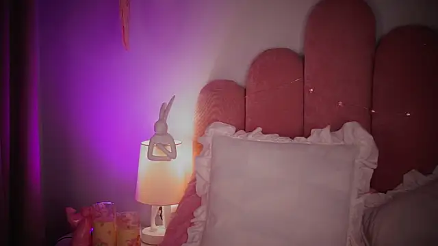 ElsaYoung webcam