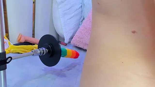 violet_gray_ webcam