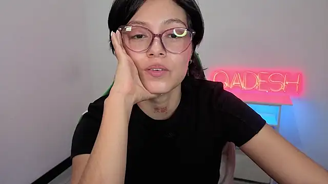 Qadeshoficial webcam