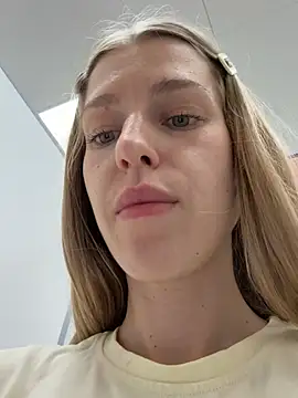 kira_mia webcam