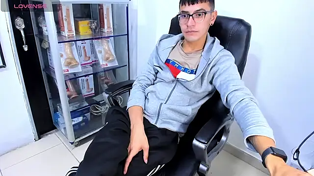 Alexx_bigcockk webcam